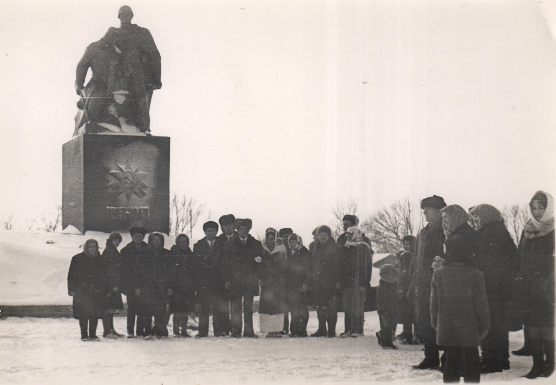 Памятник погибшим воинам-односельчанам   в с.Веретье Острогожского района Воронежской области.