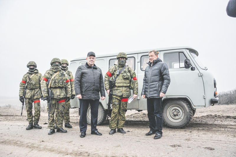 Администрация  Острогожского  муниципального района, совместно с волонтерами, бизнес-сообществами, неравнодушными жителями  города и района  постоянно оказывает  помощь бойцам в зоне СВО..